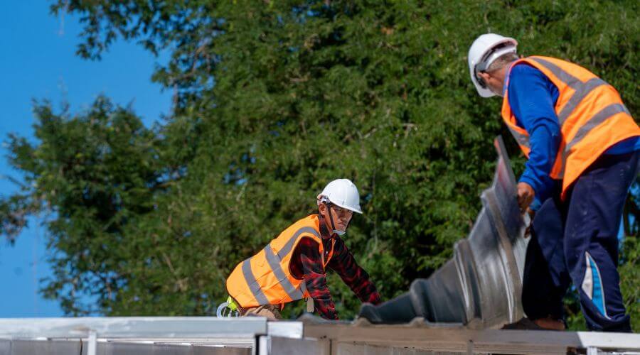 Professional gutter cleaning in Fulks Run, VA